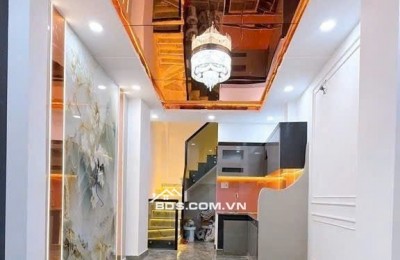 ĐOÀN VĂN BƠ – NHÀ 3 TẦNG NHỎ XINH – XÁCH VALI VÀO Ở NGAY Giá chính chủ: 3.5 TỶ – bớt Lộc Cách hẻm xe hơi chỉ 2–3 căn,