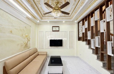 CẦN BÁN GẤP GIẢM SÂU 300 TRIỆU-NHÀ ĐẸP 5 TẦNG–NGÕ NÔNG–TRUNG TÂM PHÚC LỢI–NHỈNH 6 TỶ