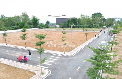 Chính Chủ Bán đất Liền Kề : 101.7m2 đất fun thổ cư. 4.x tỷ . Thôn 7 Phú Cát / Hòa Lạc/ Hà Nội, lh 0966329691