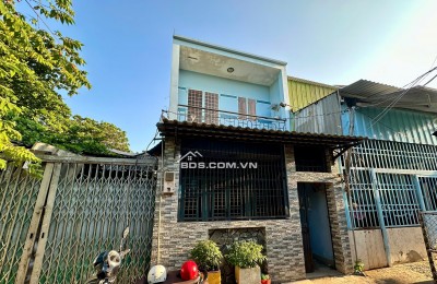 Bán Nhà 2 Lầu 80m và Nhà Xưởng. Tổng Diện Tích 190m2. Gần Phạm Hùng & Quốc Lộ 50.