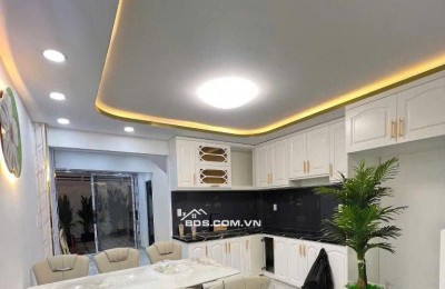 Nhà mới 3 tầng, hẻm thông, giáp Quận 7 – Huỳnh Tấn Phát, 4 TỶ 350