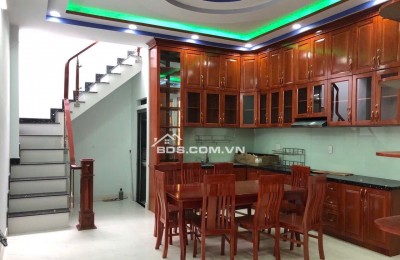 Bán nhà Quận 7 – DT 104,6m² (5x21m), kết cấu 3 tầng BTCT 8 TỶ 2