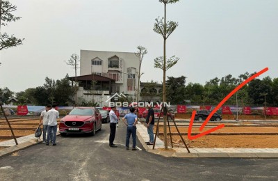 CẦN TIỀN CHO CON ĐI DU HỌC CẮT LỖ 300TR BÁN NHANH LÔ ĐẤT 100M2 FULL THỔ CƯ ĐẤT Ở HÒA LẠC.