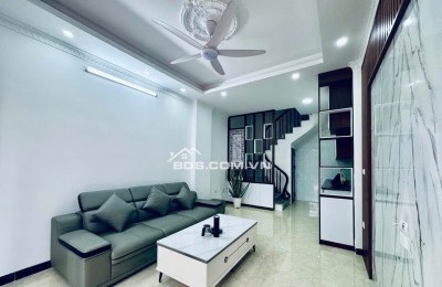 Bán nhà trung tâm Thạch Bàn, Long Biên 30m2 x5 tầng xây mới nhỉnh 6 t.ỷ