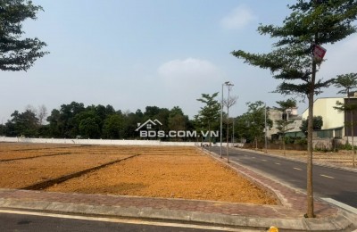 Bất ngờ với giá lô đất sát ĐHQG có thể xây kinh doanh ngay tạiHòa Lạc