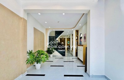 Nhà mới xây, nội thất sang trọng, chỉ cần xách vali vào ở