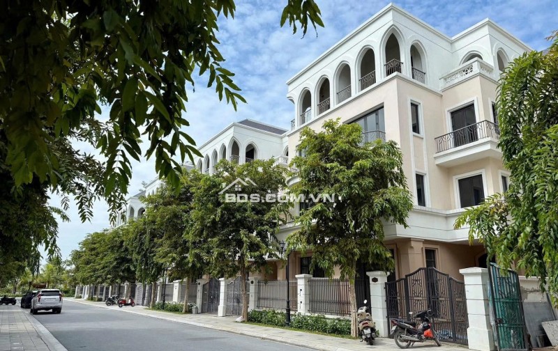 Biệt thự tứ lập 119m2 hoàn thiện 2 tầng RẺ nhất Vinhomes Ocean Park 2