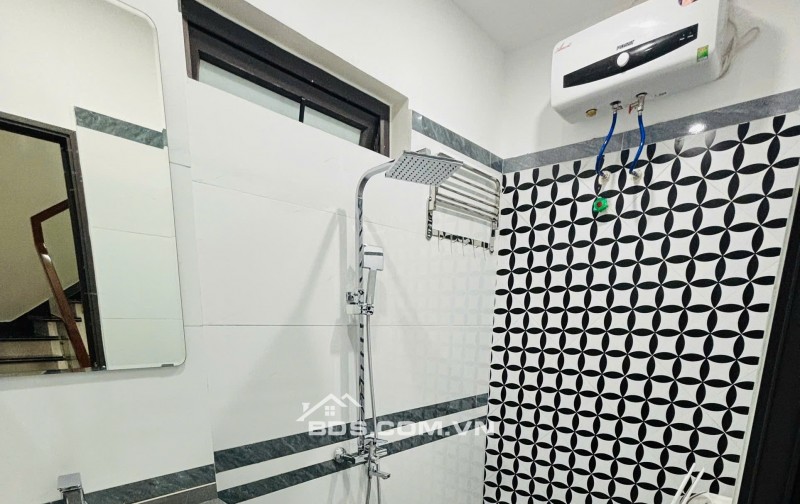 Nhà 4 tầng đẹp độc lập, mặt đường 10m, gần Metro, gần bến xe Thượng Lý, Sở Dầu, Hồng Bàng