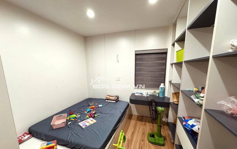Bán Nhà Gần Phố Giáp Bát, Hoàng Mai 41m, 5 tầng, mt 6.5m, giá 13.8 tỷ.