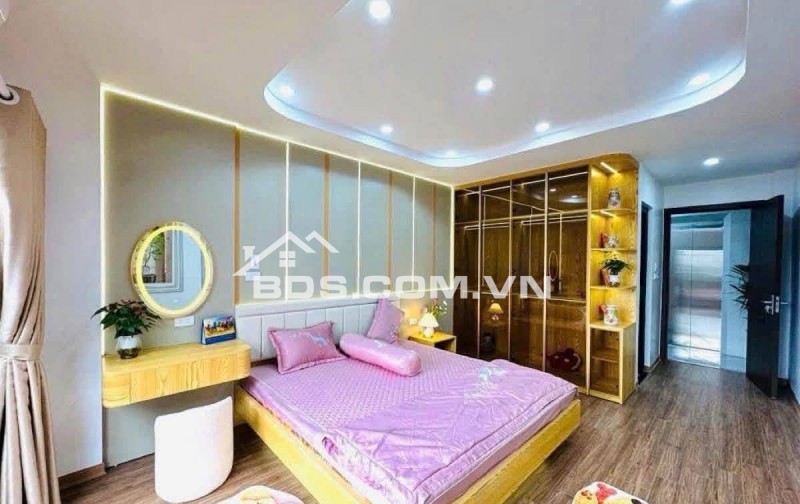 Bán Nhà Ô Đồng Lầm, Đống Đa 35m, 6 tầng, mt 3.6m, giá 11.2 tỷ.