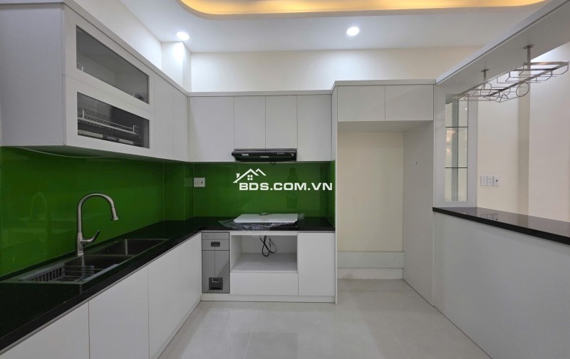 Bán nhà mặt phố Kha Vạn Cân, Linh Trung, Thủ Đức, TP HCM. DT 120m2, 2 tầng. Giá 9.35 tỷ