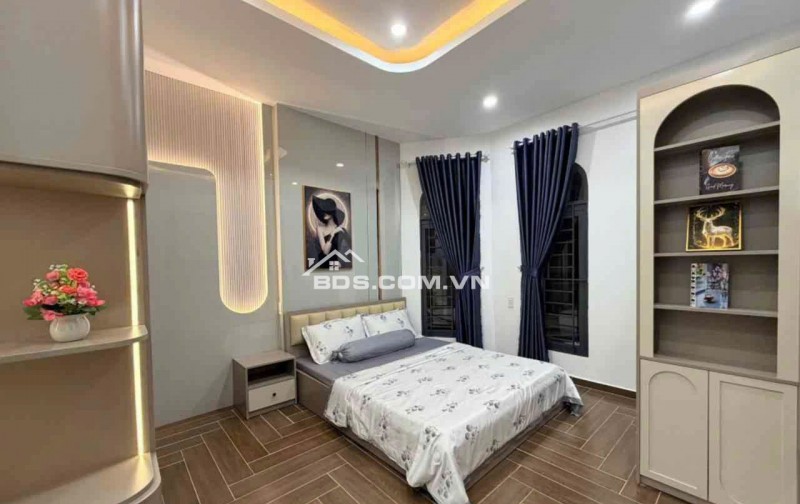 Bán nhà MTKD ngay chợ Nguyễn Tư Giản 80m2 6 lầu đẹp có thang máy KD đa nghề 14.5 tỷ.