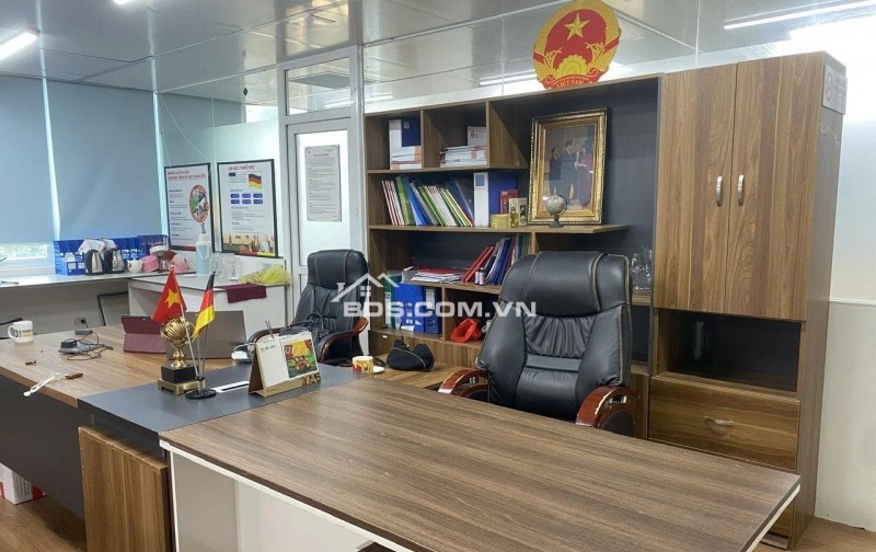 Văn phòng đẹp 150m2 tại phố 249 Thụy Khuê, khu vực trung tâm sat Hồ Tây, giá cạnh tranh