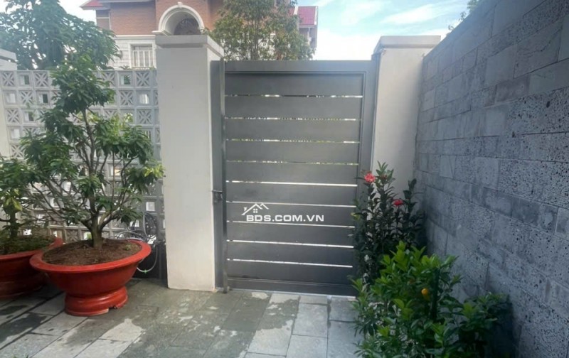 Bán nhà chính chủ 2 Mặt Tiền P.3 - TP Tây (đường nhựa trước 27m và sau 12m - 1 mặt Đường Nam kỳ khởi và mặt kia đường số 4) hiện tại đang Kinh doanh; Ngay sát công viên Xuân Hồng