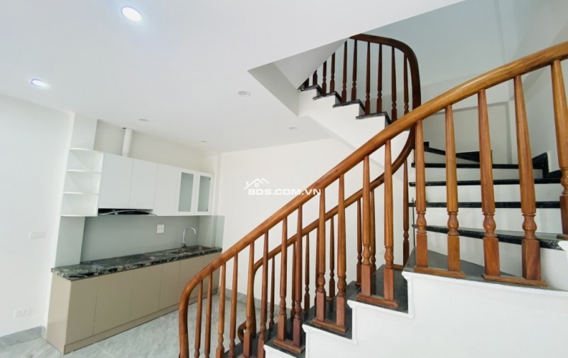 CỰC HOT-NHÀ 4 TẦNG MỚI TOANH–Ô TÔ ĐỖ CỬA–ĐẤT NỞ HẬU–CHỈ VIỆC Ở-SÀI ĐỒNG LONG BIÊN