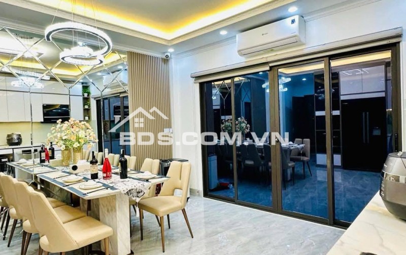 Bán Nhà Gần Phố, Tương Mai, Hoàng Mai 45m, 7 tầng, mt 4.2m, giá 15.9 tỷ.