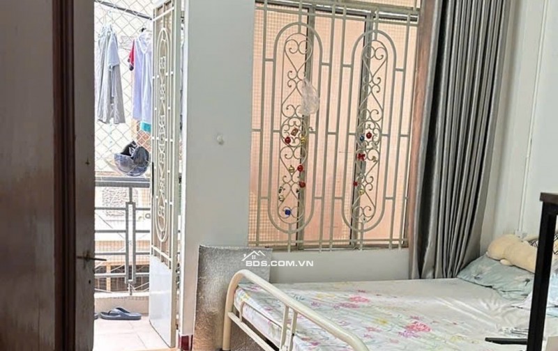 GÀ ĐẺ TRỨNG VÀNG PHÚ NHUẬN – CHDV 7 PHÒNG – HẺM XE HƠI