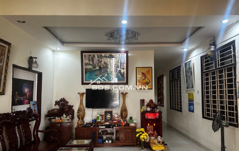 NHÀ C4 GÁC LỬNG – KIỆT Ô TÔ THÔNG PHÓ ĐỨC CHÍNH