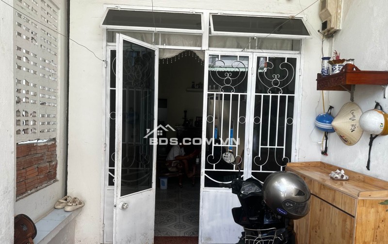 NHÀ C4 GÁC LỬNG – KIỆT Ô TÔ THÔNG PHÓ ĐỨC CHÍNH