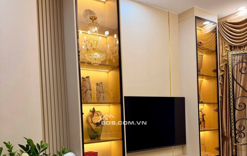 Bán Nhà Thang Máy, Gần Phố, Đường Hoàng Mai 31m, 6 tầng, mt 3.8m, giá 9.55 tỷ.