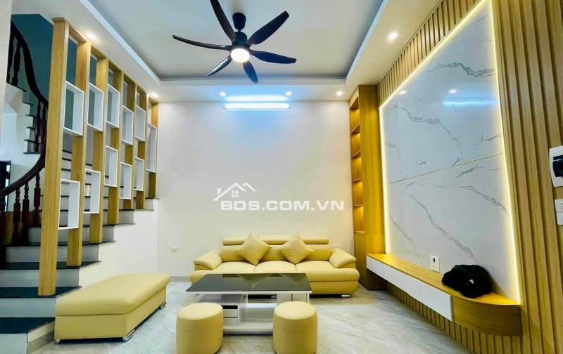 Bán Nhà Giải Phóng, Hoàng Mai 39m, 5 tầng, mt 10m, giá 6.8 tỷ