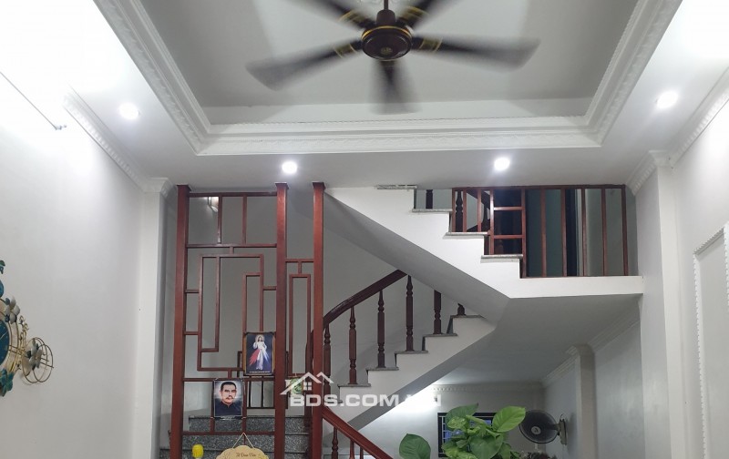 BÁN NHÀ ĐẸP 1.45 TỶ 2.5 TẦNG 40M2 ( ĐÔNG NAM ) NGÕ NGUYỄN TRÃI