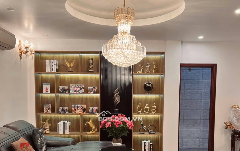 Bán Nhà Gần Phố Phạm Ngọc Thạch, Đống Đa 37/44m, 6 tầng, mt 6.9m, giá 15.6 tỷ.