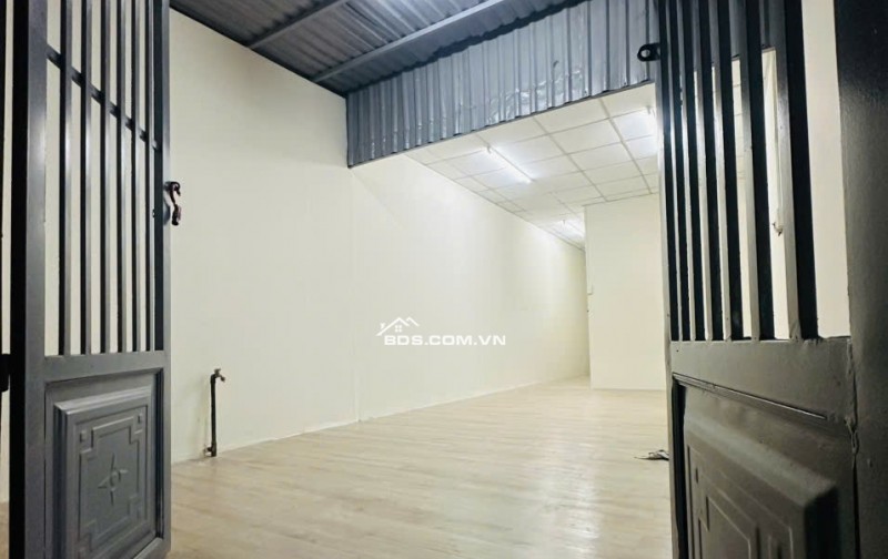 BÁN NHÀ GẦN SÂN BANH THẠNH XUÂN 25 Q12, DT 70M2 SHC CHỈ 1.040 TỶ. LH:NAM.0963677706.