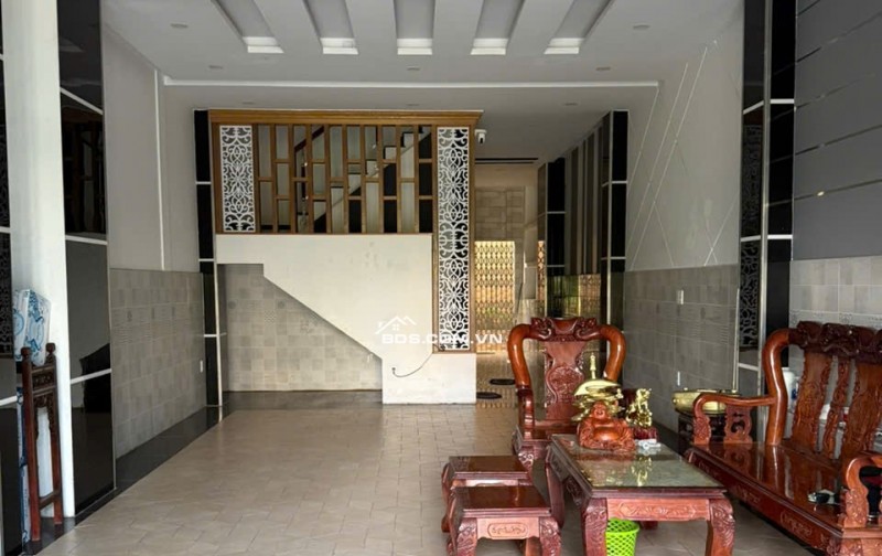 Bán nhà siêu đẹp 5x20m 1 trệt 3 lầu sân thượng MT Trịnh Quang Nghị Bình Chánh
