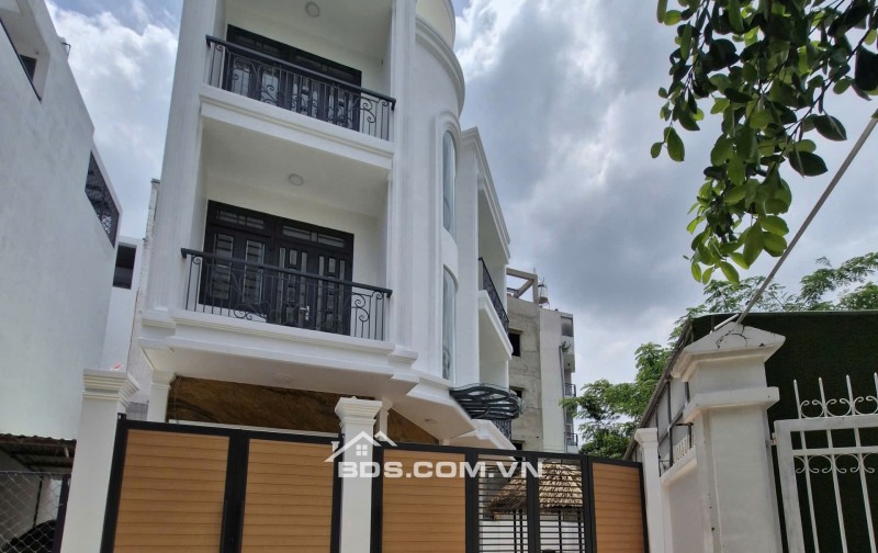 NHÀ PHỐ KIỂU BIỆT THỰ CÓ SÂN VƯỜN TẠI GÒ VẤP - 215M2 CHỈ 17.5 TỶ. LH:0963492727.