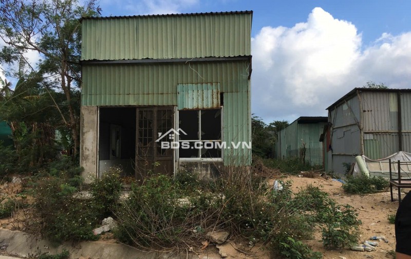 BÁN NHÀ CẤP 4 TẠI HUYỆN CÔN ĐẢO, DT 360.9 M2 - SHR - CHỈ 50TR/M2. LH:0908393271.