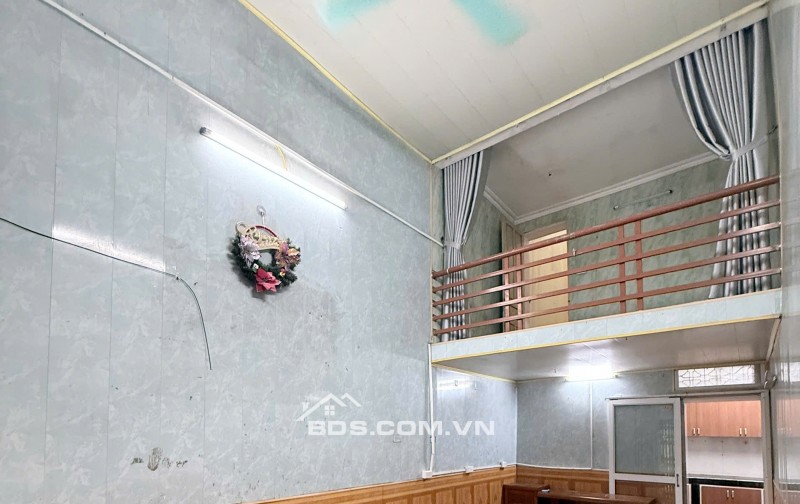 BÁN NHÀ ĐEP 1.38 TỶ 2.5 TẦNG 36M2 ( ĐÔNG NAM ) NGÕ TRẦN NHÂN TÔNG