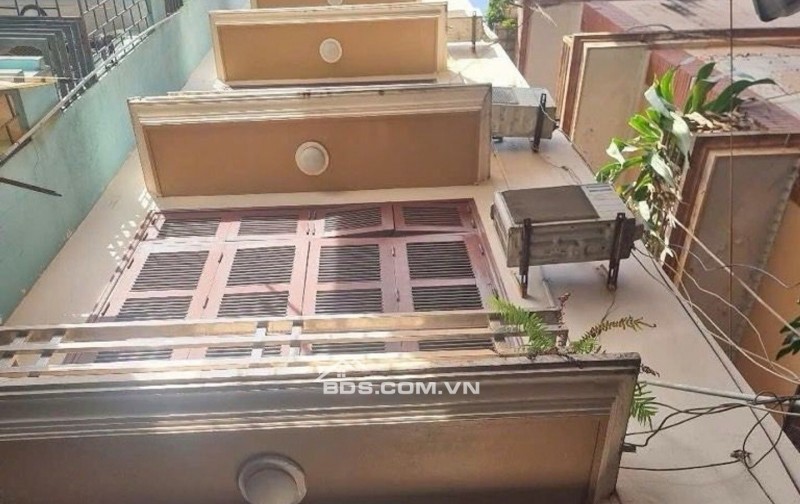 Bán nhà đẹp yên bình đáng sống Nguyễn Chí Thanh, giá 9,75tỷ.