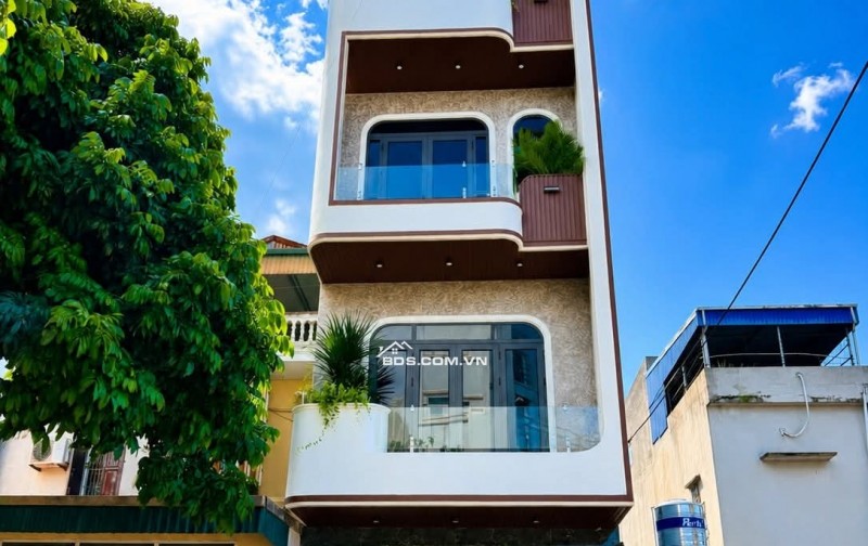 BÁN NHÀ ĐẸP  4.25 TỶ 4 TẦNG 46M2 MẶT ĐƯỜNG ĐÔ THỊ BÃI VIÊN