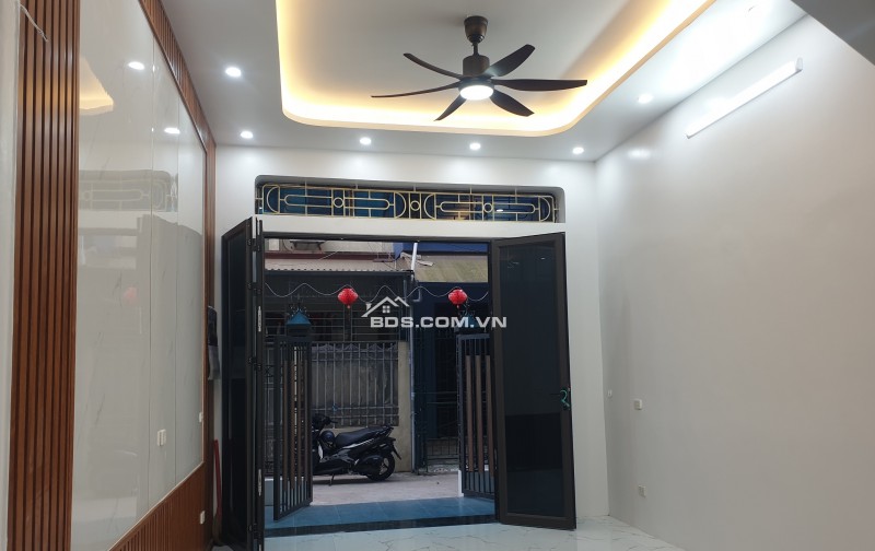 BÁN NHÀ 2.468 TỶ 3 TẦNG 58M2 ( HƯỚNG NAM ) NGÕ ĐẶNG VIỆT CHÂU