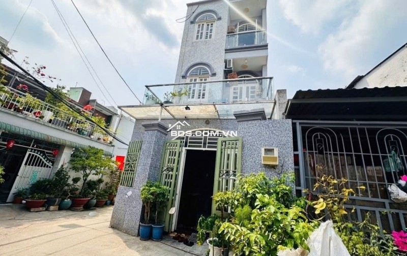Bán nhà  đường Nguyễn Duy Trinh, Phường Long Trường, Q9, Thủ Đức. DT 64m2, 3 tầng, SH. Giá  5.65 tỷ