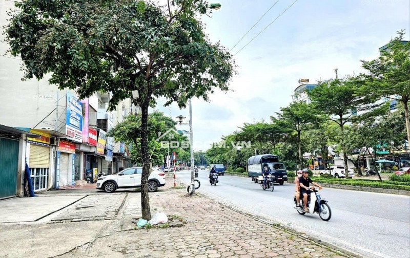 cần bán 200m2 đất mặt đường 40m lê trọng tấn , giá tốt