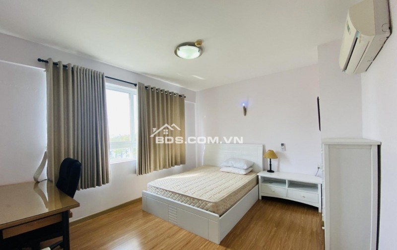 Bán Gấp Căn Hộ Cao Cấp Hùng Vương Plaza - Quận 5 - 130m², 3PN, 3WC - Sổ Hồng Riêng - Giá Tốt