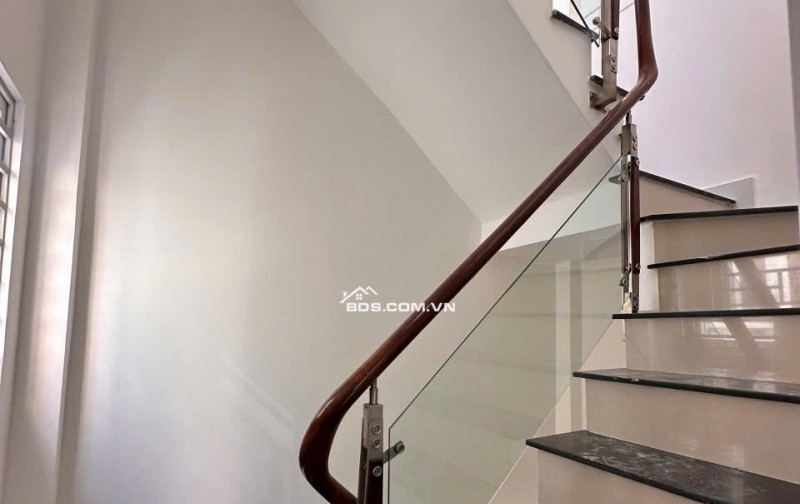 NHÀ CĂN GÓC TRẦN ĐÌNH XU –Q1- 3.2× 11M – 3 TẦNG – CHỈ 6.68 TỶ