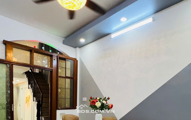 NHÀ HXH TÔ HIẾN THÀNH, QUẬN 10 – 3.7×17M – 4 TẦNG – 6PN – Ô TÔ NGỦ TRONG NHÀ – CHỈ 15,5TỶ