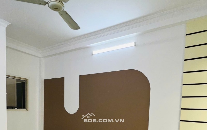 NHÀ HXH TÔ HIẾN THÀNH, QUẬN 10 – 3.7×17M – 4 TẦNG – 6PN – Ô TÔ NGỦ TRONG NHÀ – CHỈ 15,5TỶ