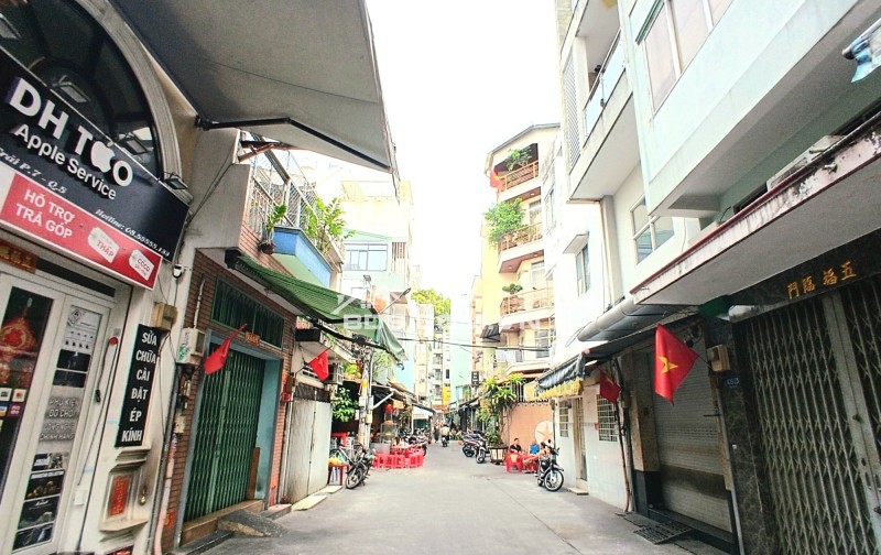 NHÀ HXH QUẬN 5 – NGUYỄN TRÃI– 3 TẦNG BTCT – 3,1×13,5M – 42M² – 13.2 TỶ