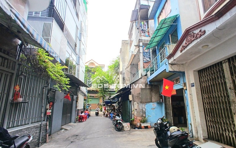 NHÀ HXH QUẬN 5 – NGUYỄN TRÃI– 3 TẦNG BTCT – 3,1×13,5M – 42M² – 13.2 TỶ
