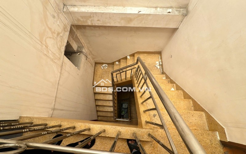 NHÀ HXH QUẬN 5 – NGUYỄN TRÃI– 3 TẦNG BTCT – 3,1×13,5M – 42M² – 13.2 TỶ
