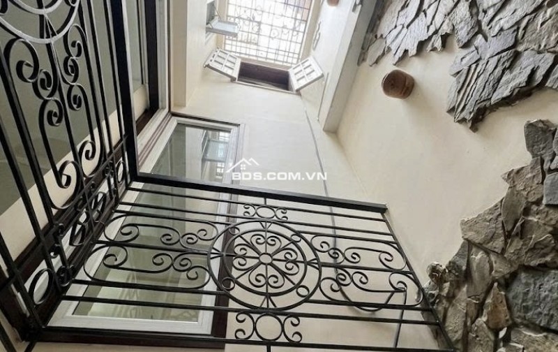 VIP Võ Văn Tần, Quận 3 - P6 – 7.3 x 10.8M – 4 tầng – 21.5 tỷ