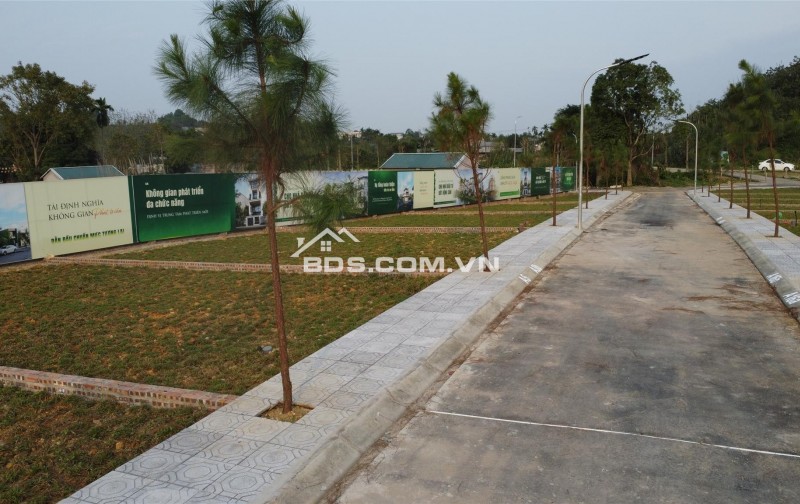 Tôi cần bán mảnh đất đẹp 100m2, mặt tiền 5,97m, đường rộng 15m tại Phú Cát, Hà Nội, giá 2,2 tỷ.