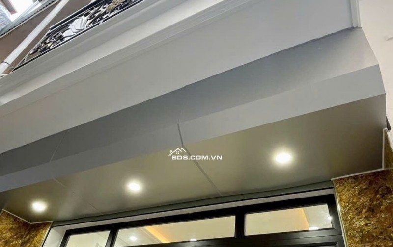 Cần bán gấp nhà mặt ngõ Pháo Đài Láng diện tích 45m2 giá 9,9 tỷ .