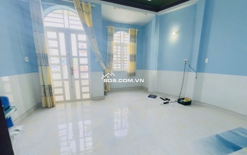 Bán nhà  đường Nguyễn Duy Trinh, Phường Long Trường, Q9, Thủ Đức. DT 64m2, 3 tầng, SH. Giá  5.65 tỷ