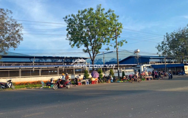 NỢ TIỀN CẦN BÁN GẤP 4010m2 ĐẤT SÁT BÊN CHỢ, TR.HỌC GẦN KCN. GIÁ 180TR