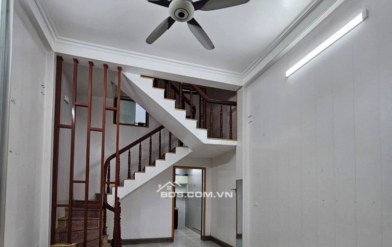 BÁN NHÀ ĐẸP GIÁ RẺ 1.79 TỶ 3 TẦNG 46M2 ( TÂY NAM ) NGÕ ĐIỆN BIÊN